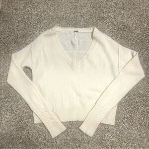 Free People 100% cashmere V-Neck Cream Sweater small